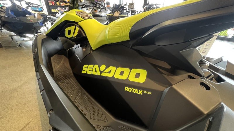 2023 SeaDoo Spark Trixx 2 UP SAVE $2000 ON ACCESSORIES OR 2.99% FINANCE 