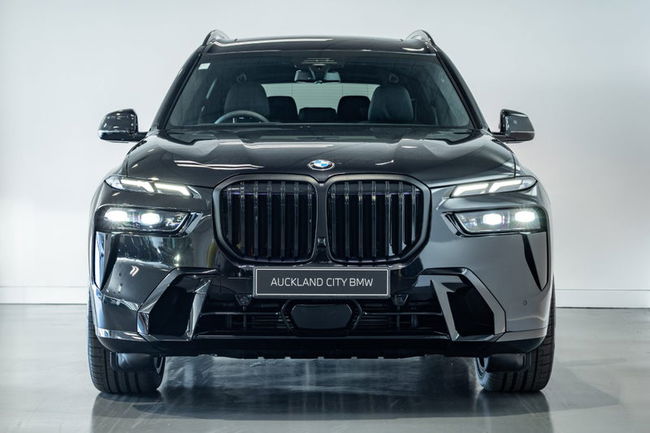 2025 BMW X7 xDrive40d MSport Pro + Connoisseur package
