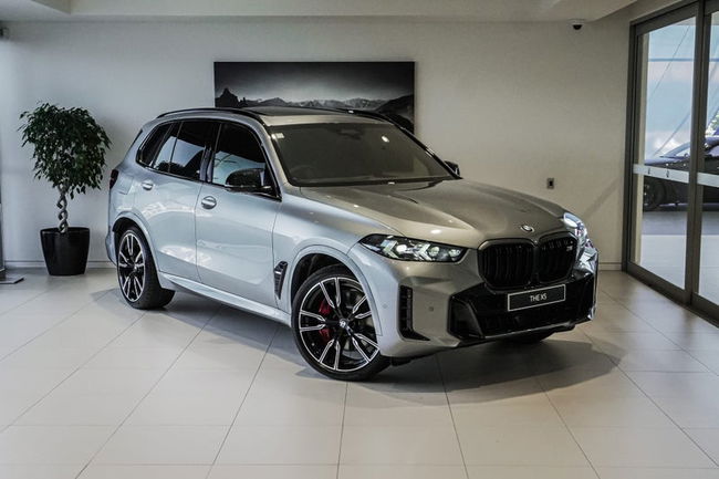 2025 BMW X5 M60i