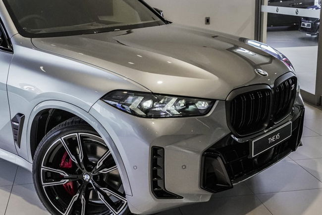 2025 BMW X5 M60i