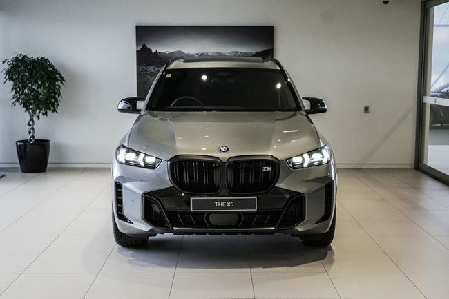 2025 BMW X5 M60i