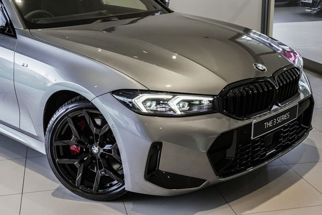 2025 BMW 320i Sedan