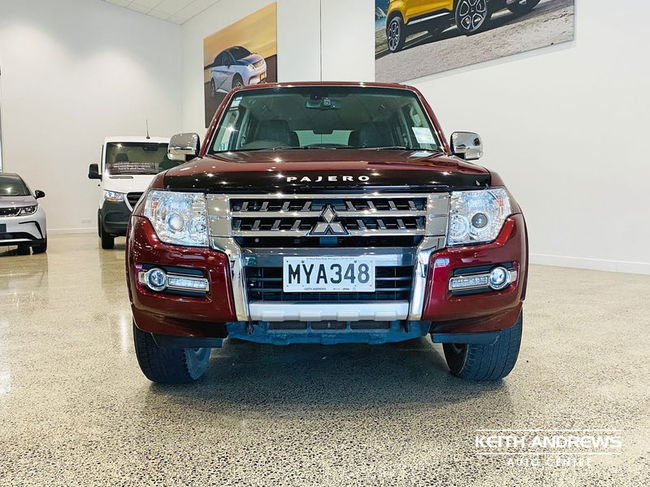2020 Mitsubishi Pajero Exceed