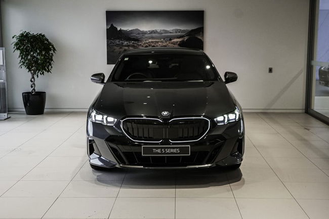 2025 BMW 550e xDrive Sedan