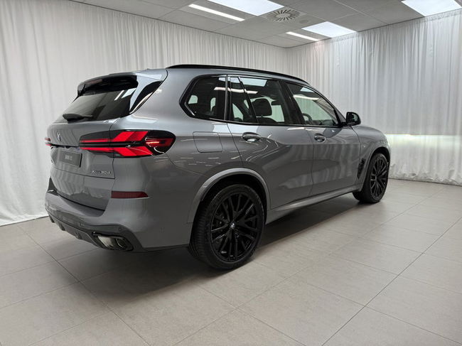 2025 BMW X5 X5 xDrive30d with Innovations and M Sport Pro