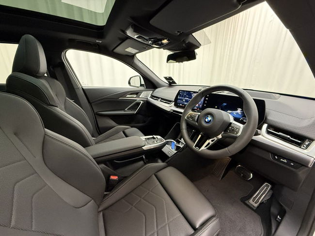 2025 BMW iX2 iX2 eDrive20 Motorsport